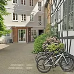 Hideaway Courtyard * 欧登塞